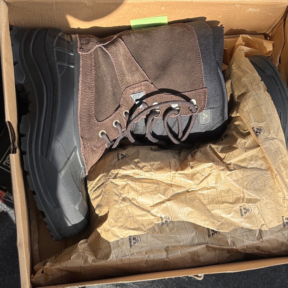 Kamik Men's Brown and Black Boots